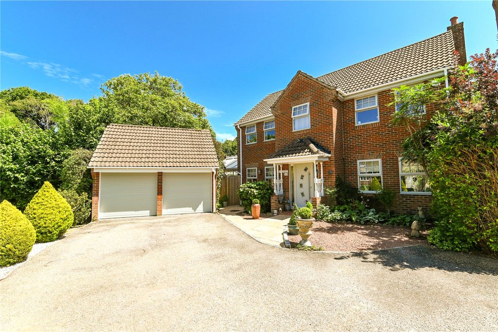 Property photo 1 of 50 Picture No. 04