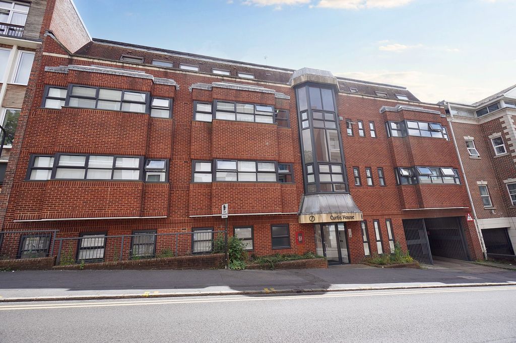 Property photo 3 of 9 Photo 9