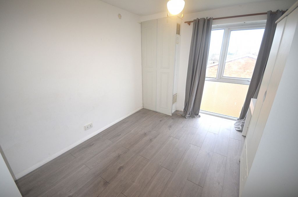 Property photo 3 of 8 Gallery