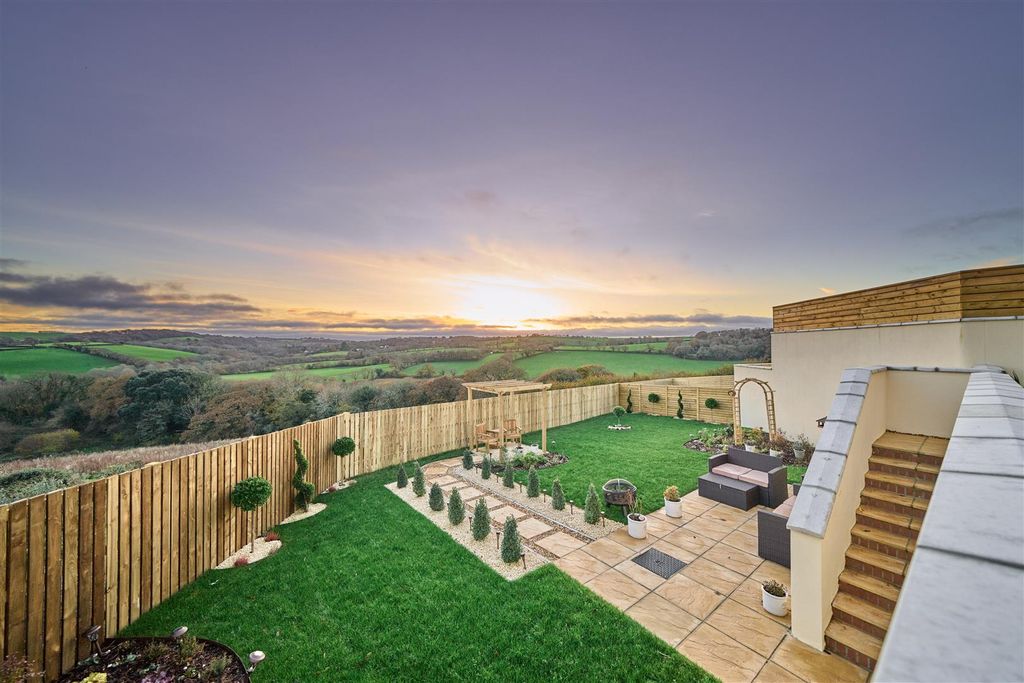 Property photo 2 of 18 Killow-Tri-Veru-82.Jpg