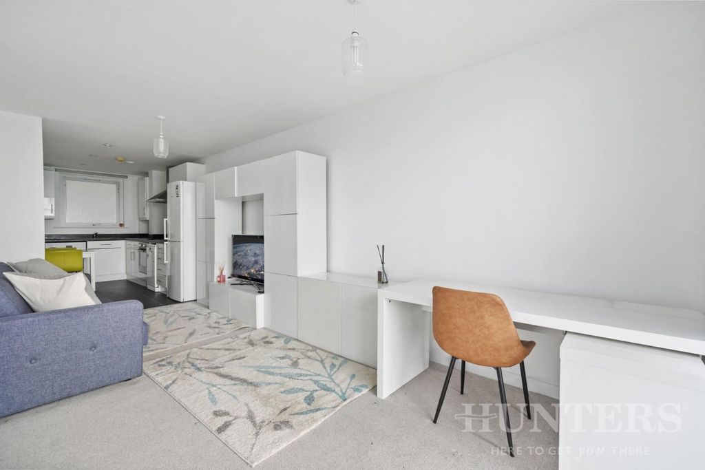 Property photo 2 of 8 Flat 27, Coppermill Heights N17 9Fg-11.Jpg