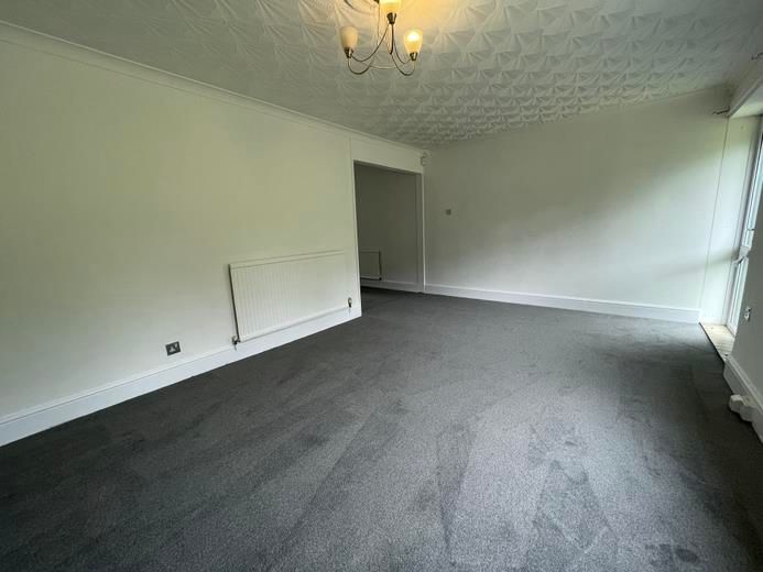 Property photo 3 of 11 Living Room
