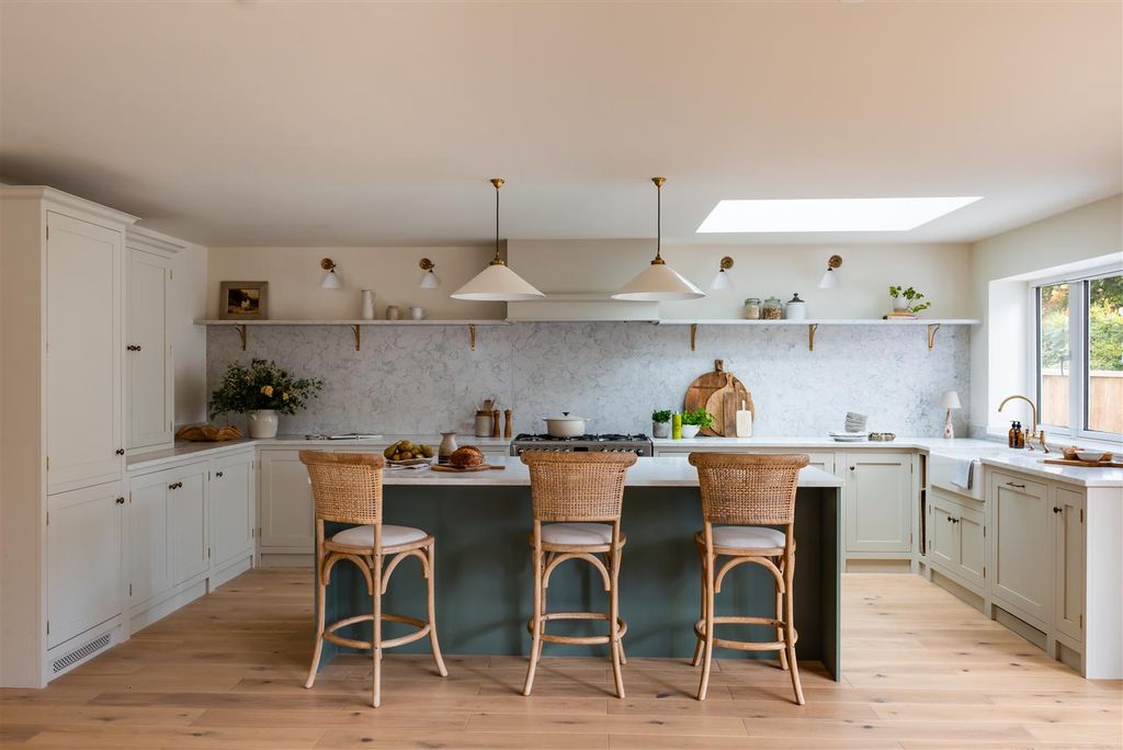 Property photo 3 of 42 Kitchen