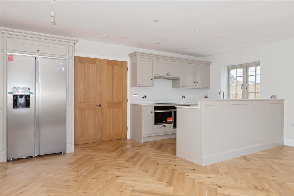 Property photo 3 of 23 For Sale By Aspire Residential - East Avenue