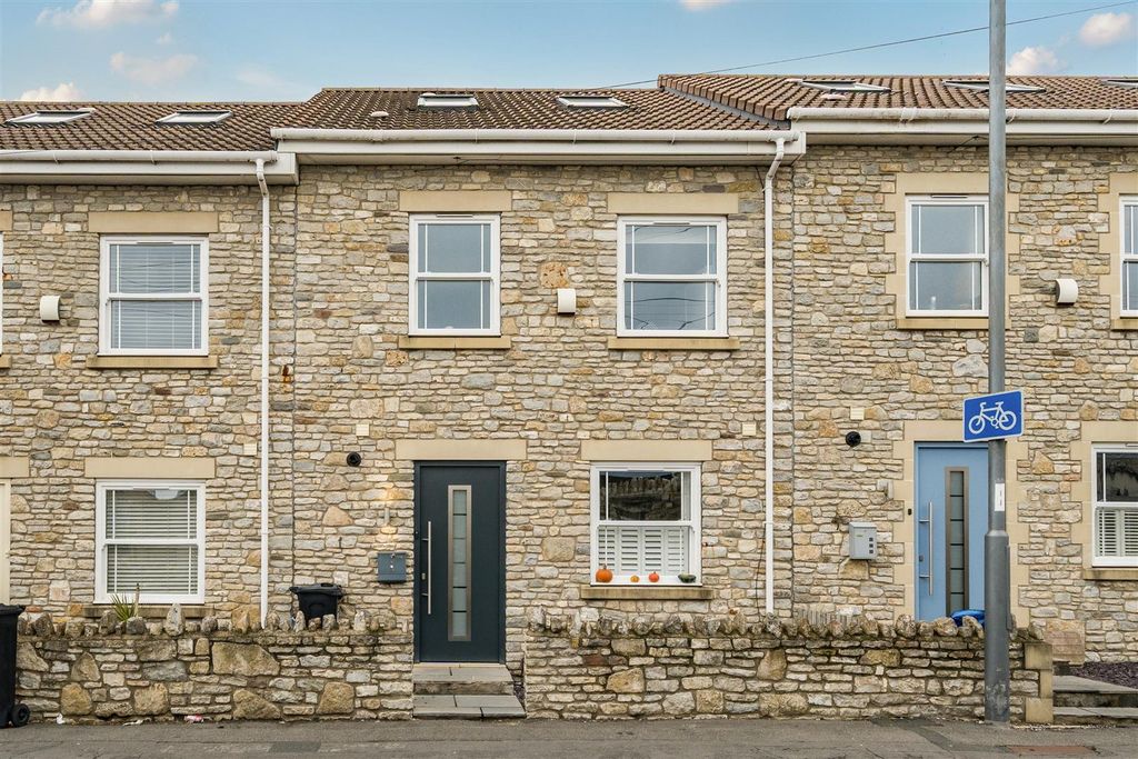 Property photo 1 of 16 28-690B8674798E9-1375924-25-690B64A896480-28.Jpg