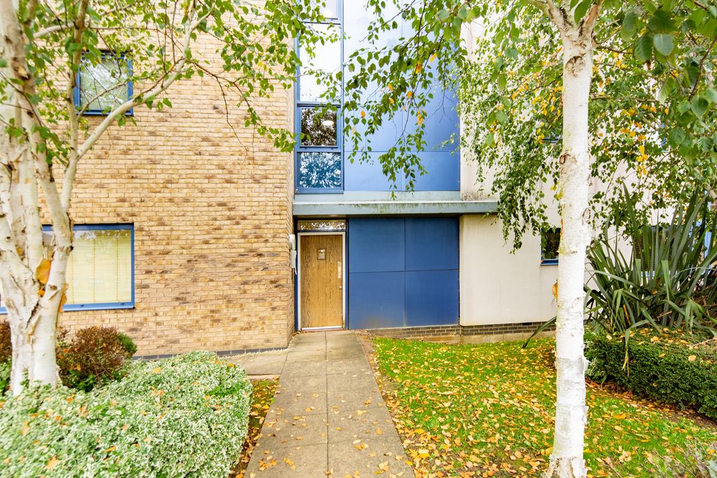 Property photo 2 of 17 Communal Entrance Door