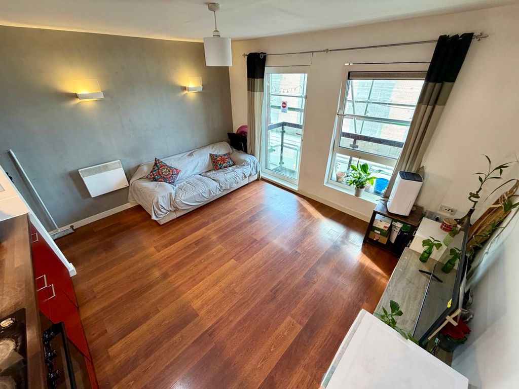 Property photo 3 of 18