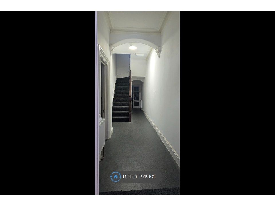 Property photo 2 of 34