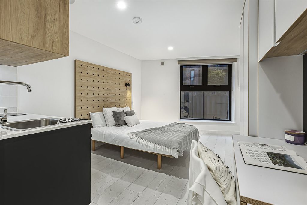 Property photo 3 of 13 (Main)