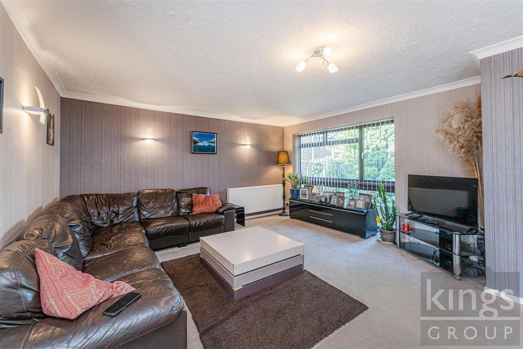 Property photo 2 of 22