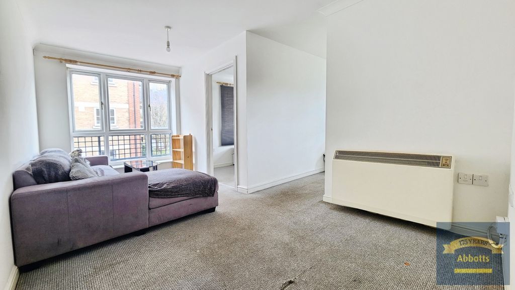 Property photo 2 of 8