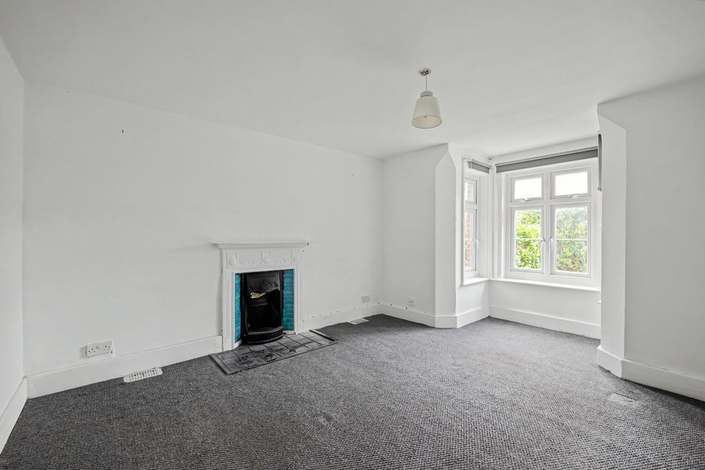 Property photo 2 of 14 Hazelmere, Southampton Road, Cadnam, Southampton, So40 2Nb