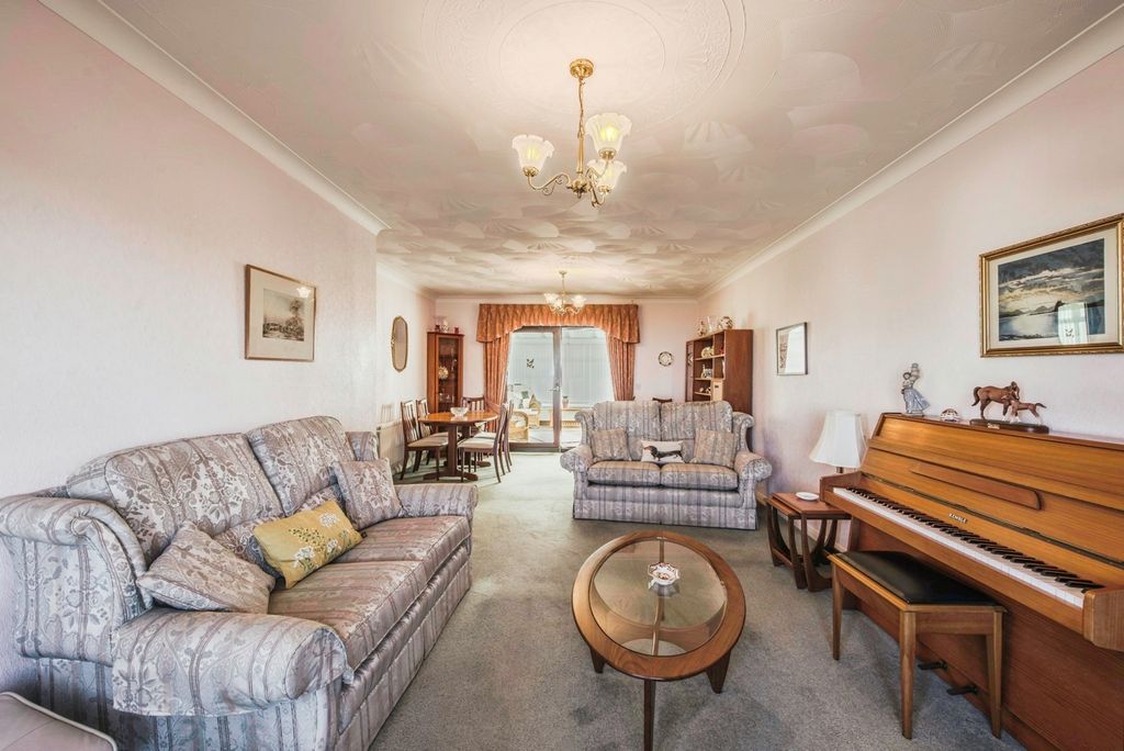 Property photo 3 of 23 Pbox-Img.Jpg