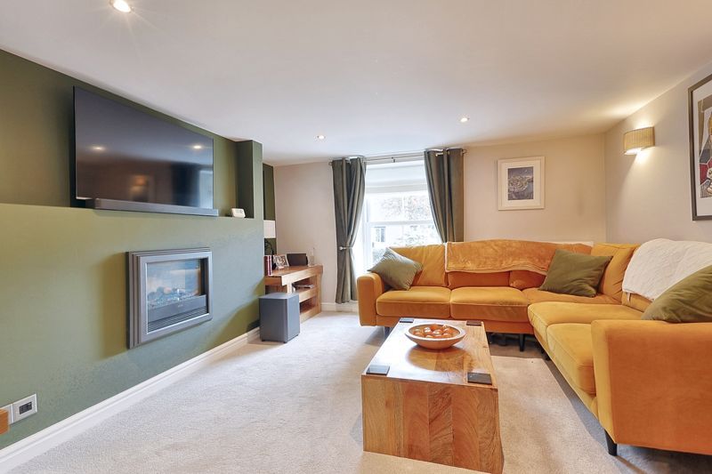 Property photo 2 of 14 Photo 8