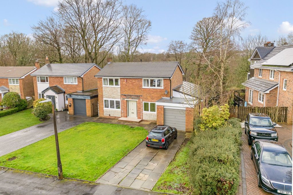 Property photo 1 of 40 Photograph 3