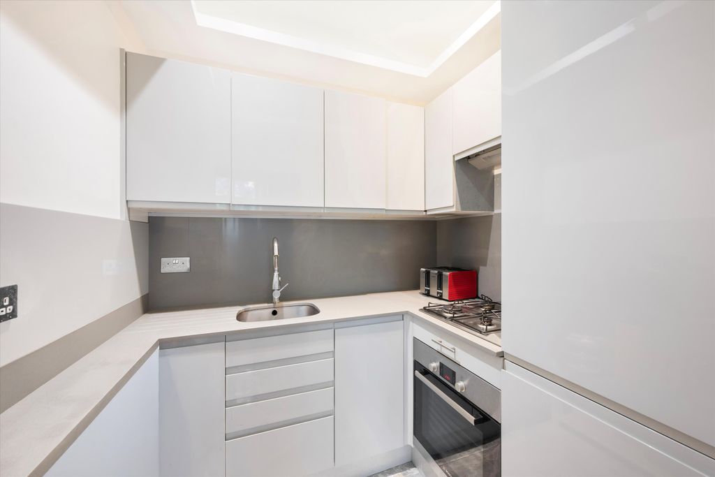 Property photo 3 of 10 Image