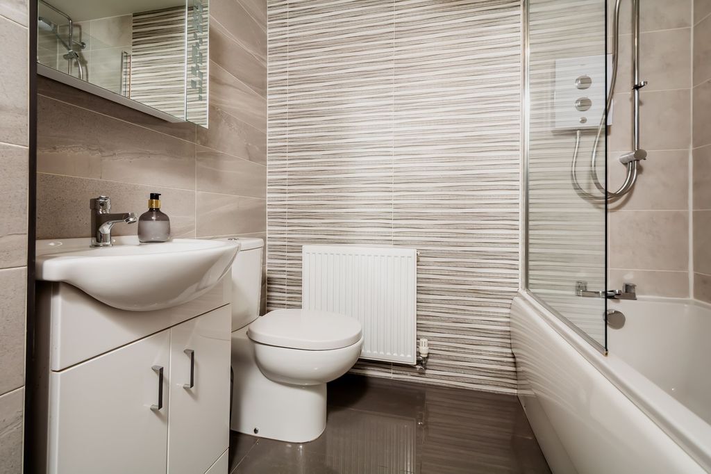 Property photo 3 of 22 Main Bathroom