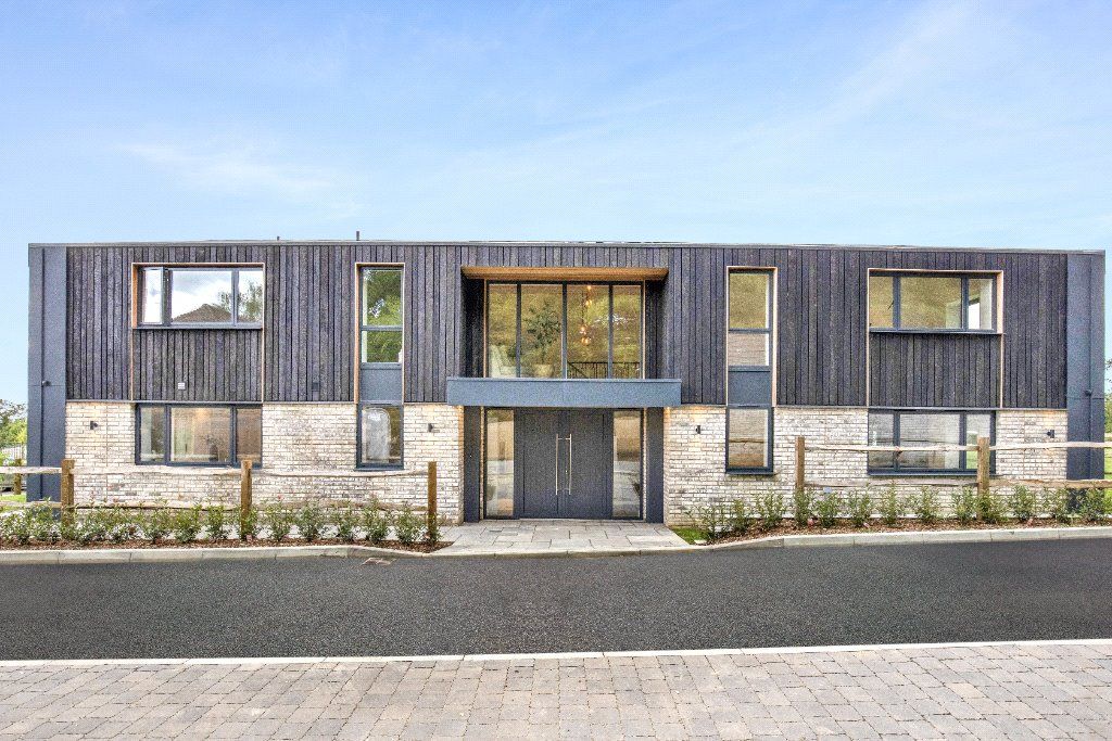 Property photo 1 of 28 External