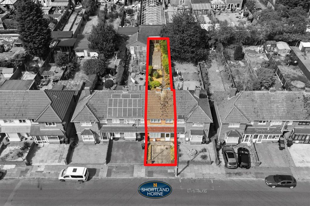 Property photo 2 of 28 80 Alder Road (3 Of 27).Jpg