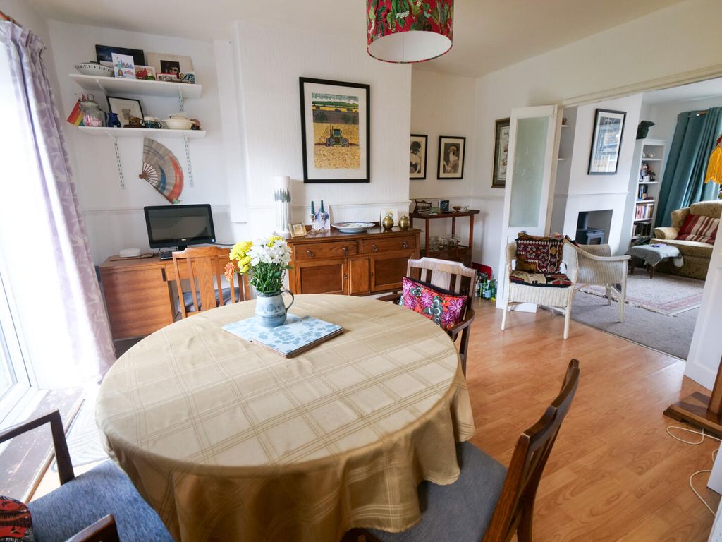 Property photo 3 of 11 Dining Room