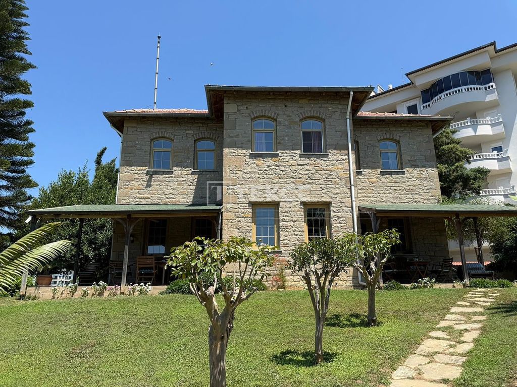 Property photo 2 of 34