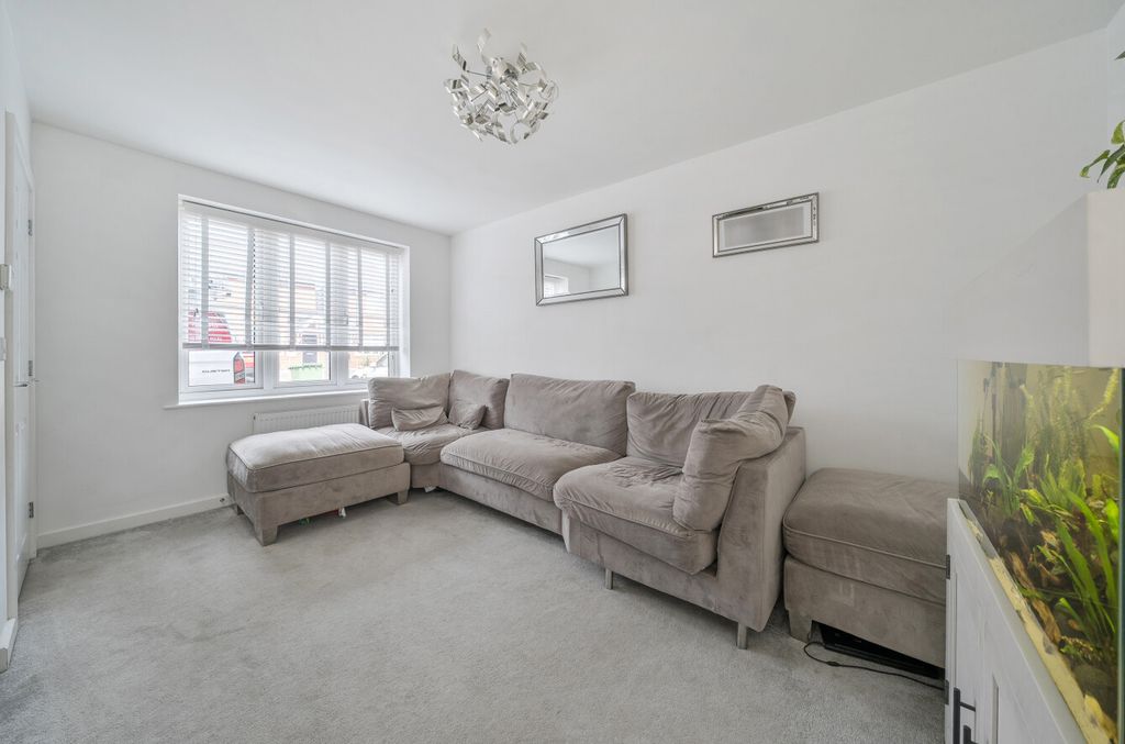 Property photo 3 of 13 1481061-8-6A3E555...