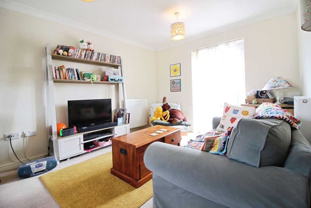 Property photo 2 of 11
