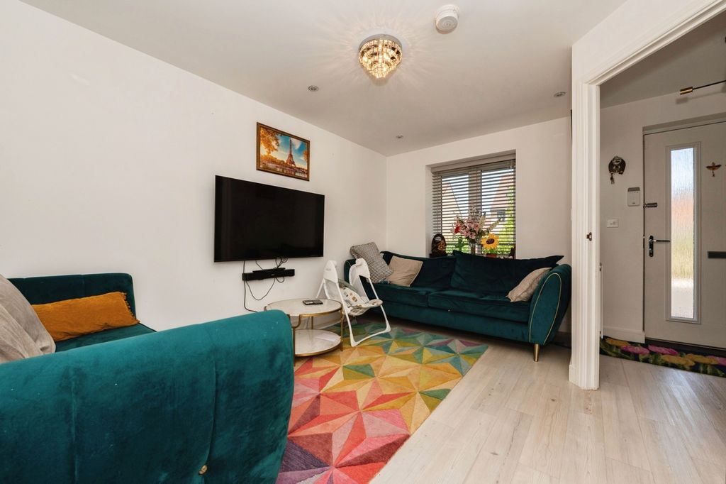 Property photo 2 of 16 Pbox-Img.Jpg