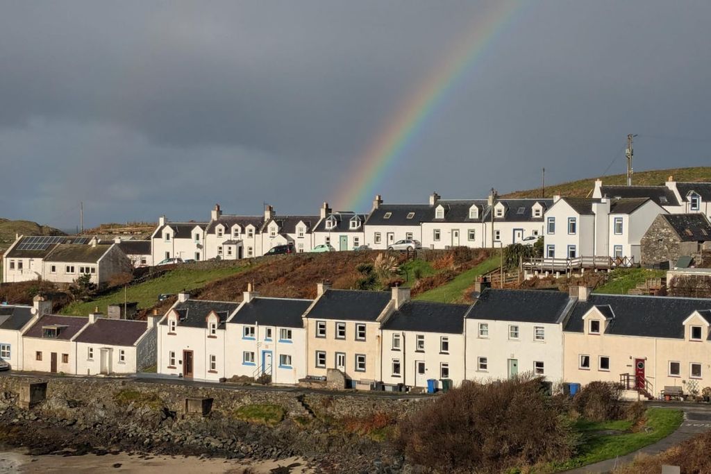 Property photo 2 of 25