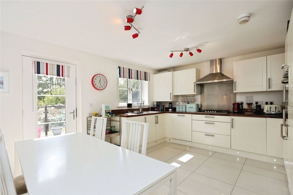 Property photo 2 of 17 Picture No. 02