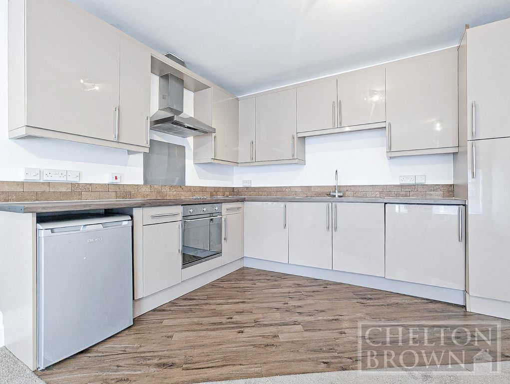 Property photo 2 of 14 Kitchen