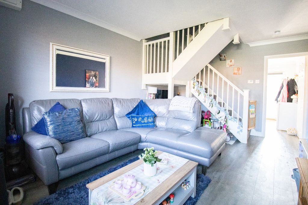 Property photo 2 of 10 4067615