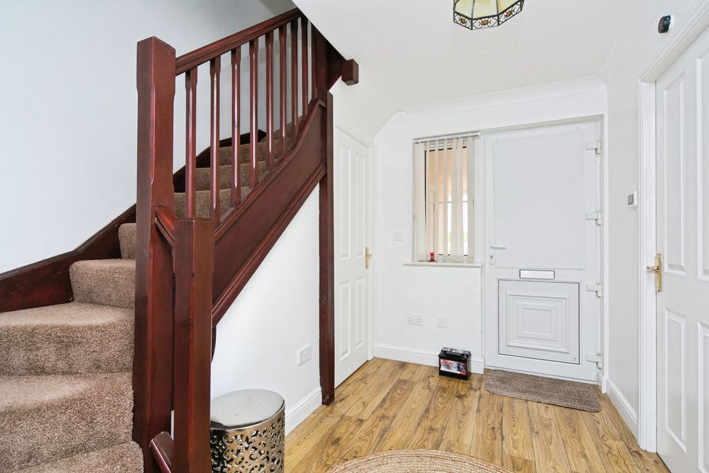 Property photo 2 of 17 Photo