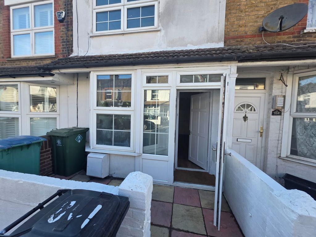 Property photo 2 of 27 Gallery