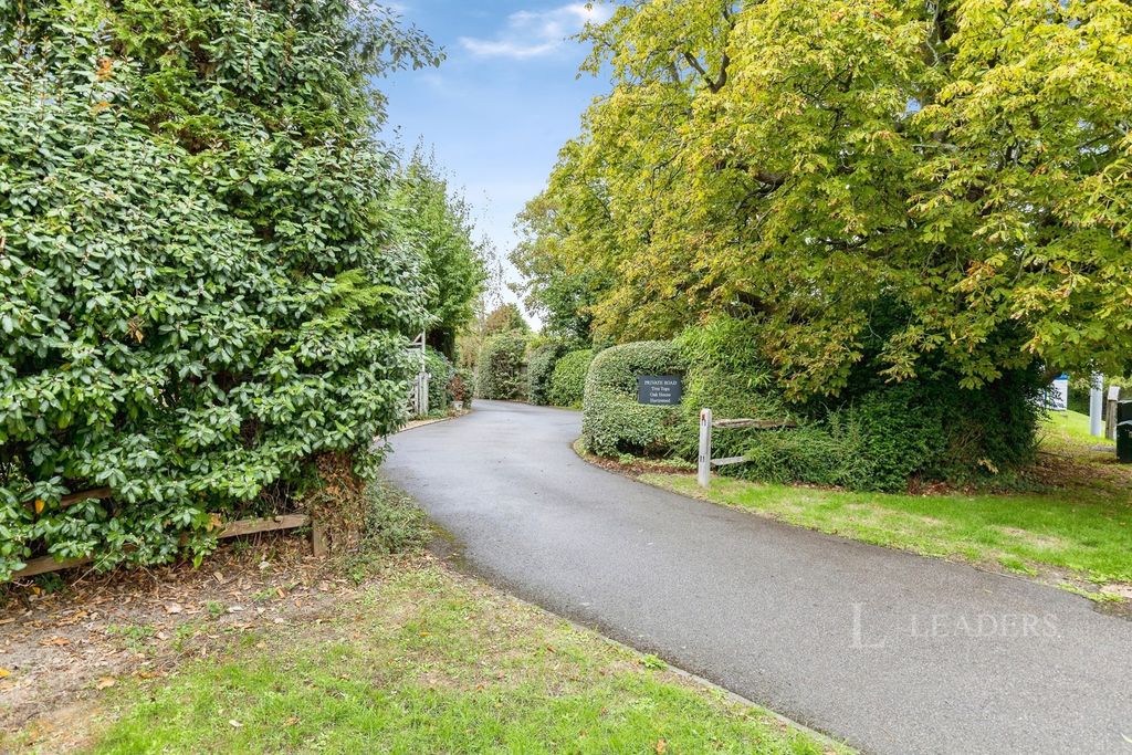 Property photo 2 of 24 Pbox-Img.Jpg