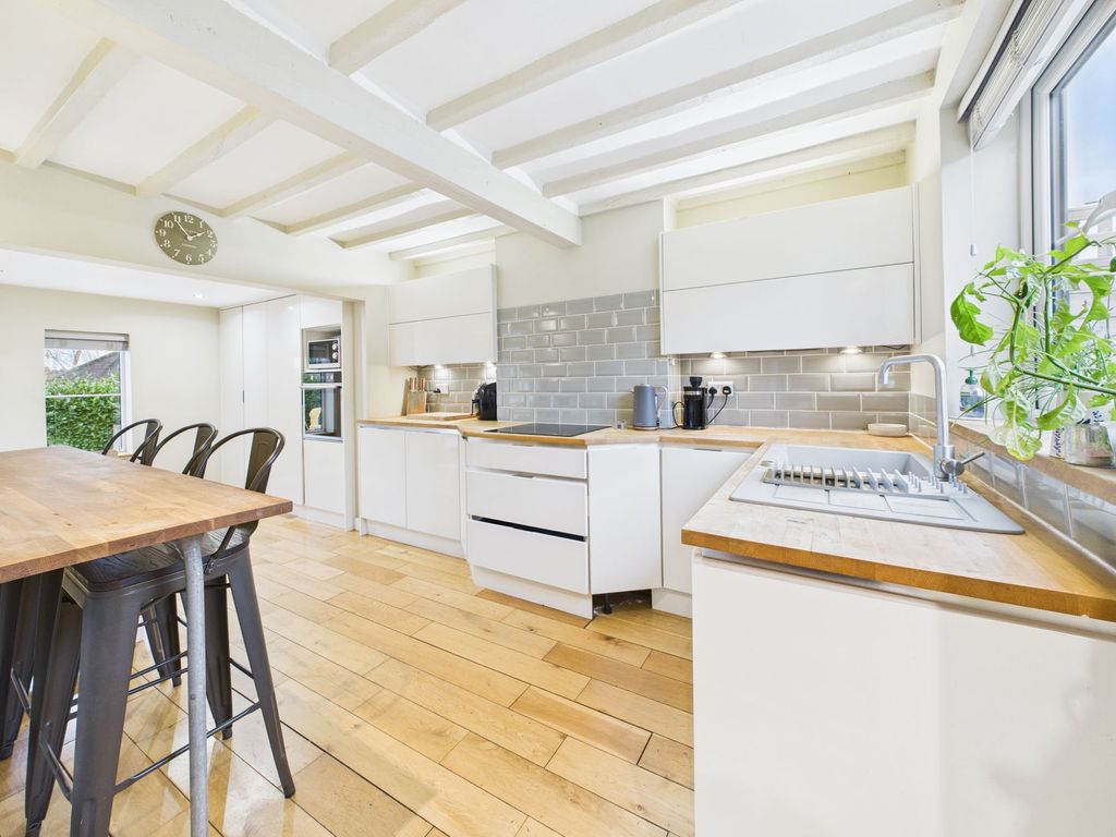 Property photo 3 of 26 Kitchen