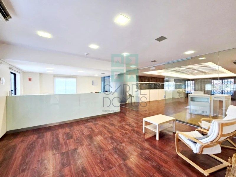 Property photo 3 of 64