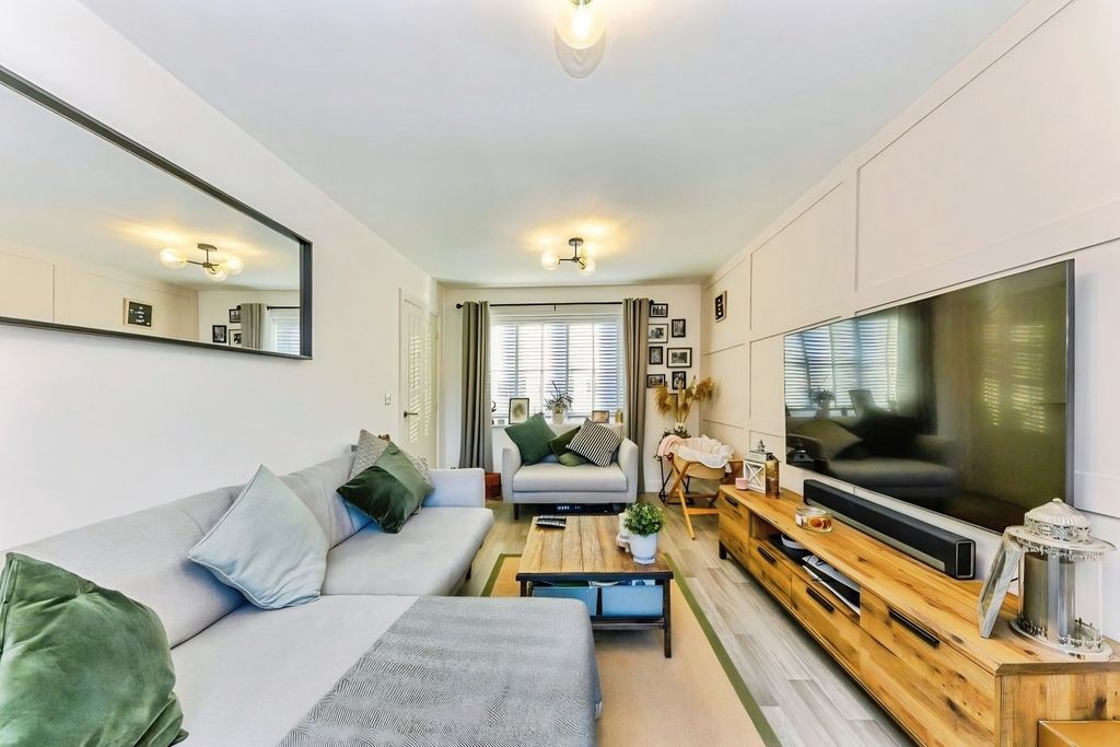 Property photo 3 of 17