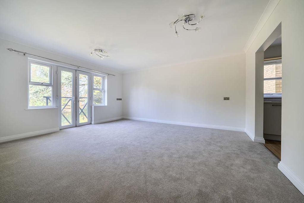 Property photo 3 of 9 Image