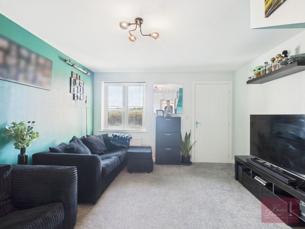 Property photo 3 of 13