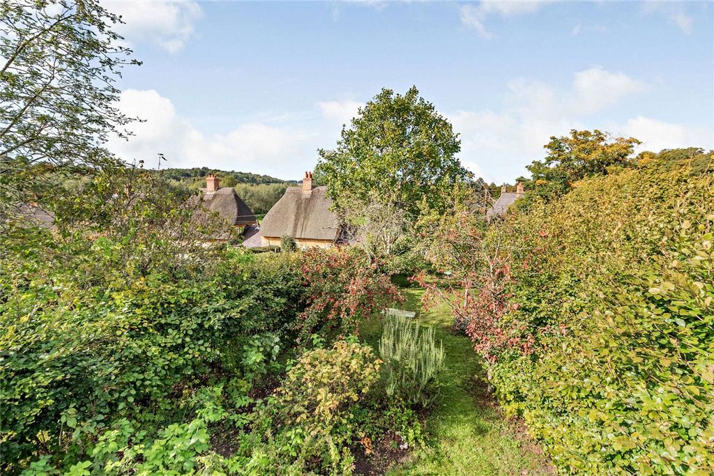 Property photo 2 of 29 Picture No. 33