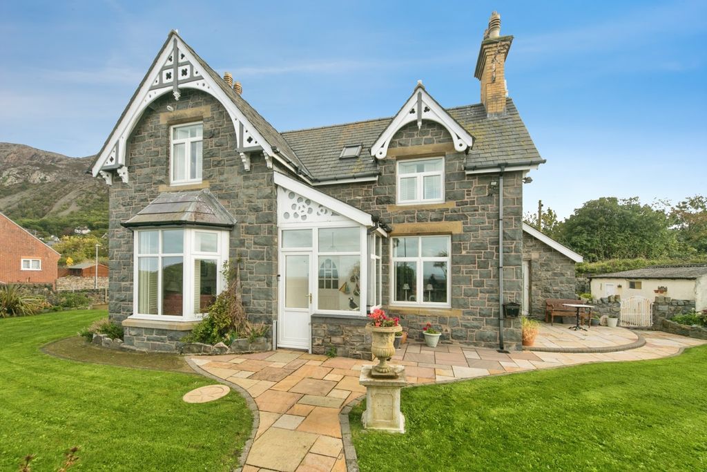 Property photo 1 of 37 Pbox-Img.Jpg