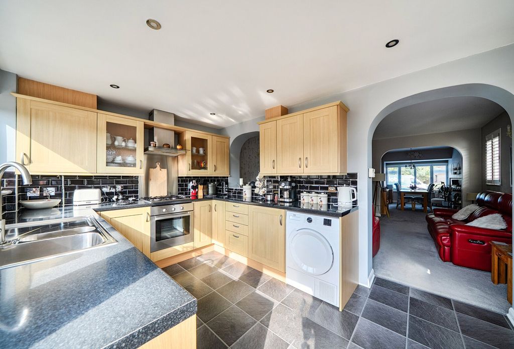 Property photo 3 of 10 Picture No. 29