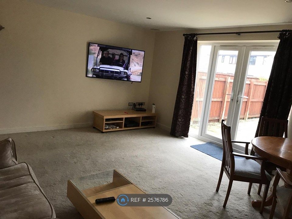 Property photo 3 of 12 Living Room