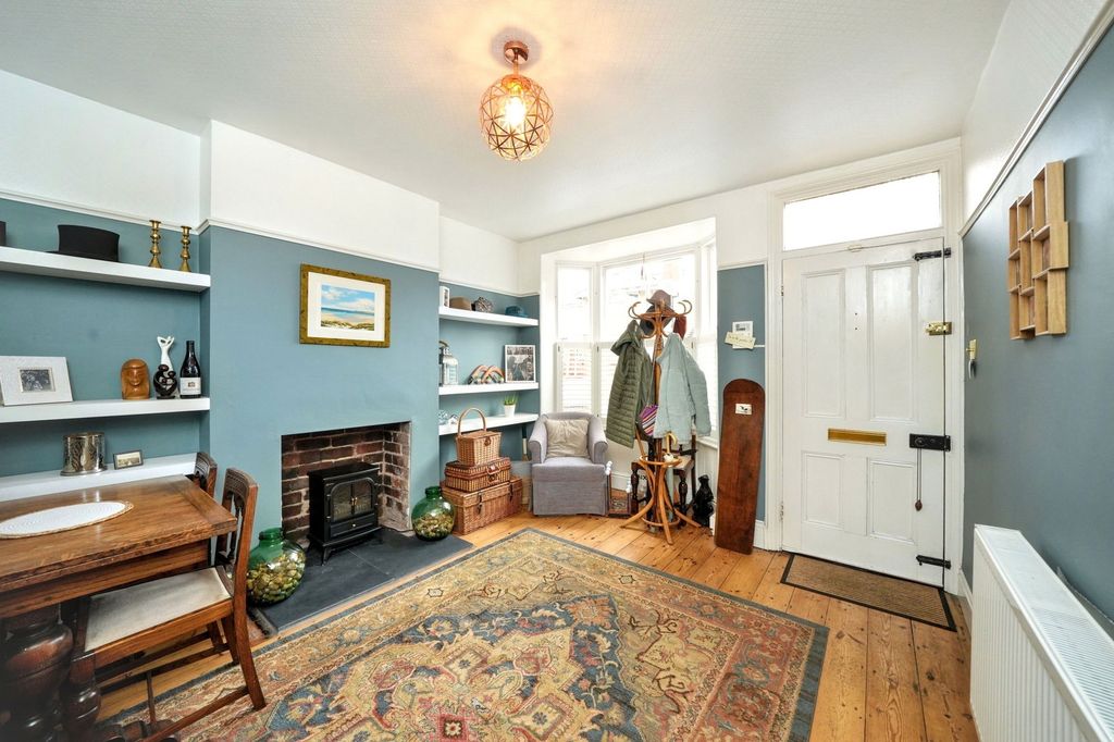 Property photo 3 of 40