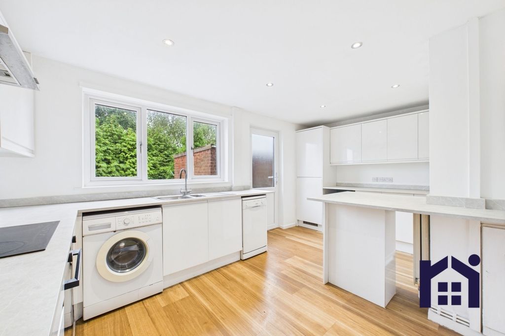 Property photo 3 of 15 Dining Kitchen