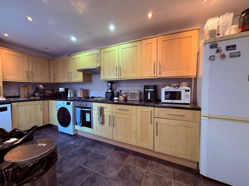 Property photo 3 of 17 Original-71256854-A8Bc-4425-A1B5-39Db1Cdb030E.Jpeg