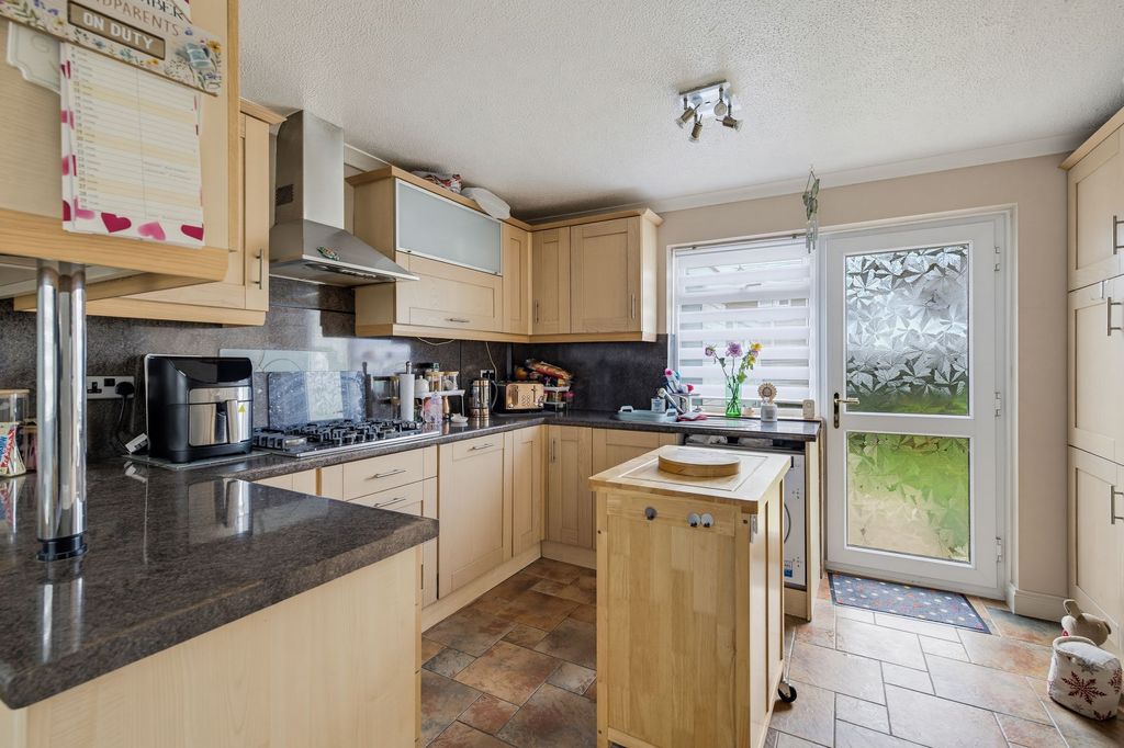 Property photo 2 of 49
