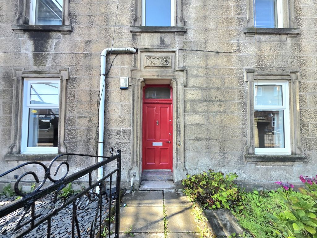 Property photo 1 of 11