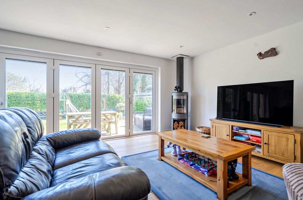 Property photo 3 of 21 1429926-16-69Bc0B...